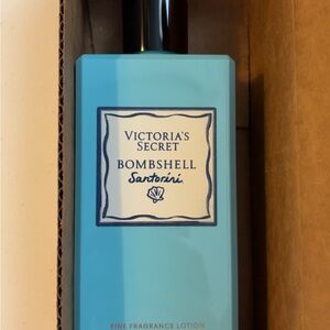 Victoria's Secret Bombshell Santorini Fragrance Lotion - Light Blue